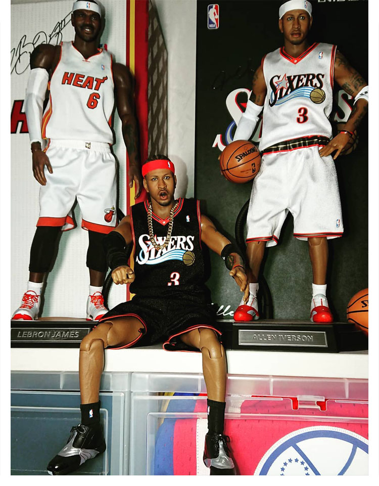 远在迈阿密心系罗马，托蒂和坎德拉用手机观看老东家焦点大战（托蒂与坎德拉身在迈阿密，仍用手机观看罗马焦点战）