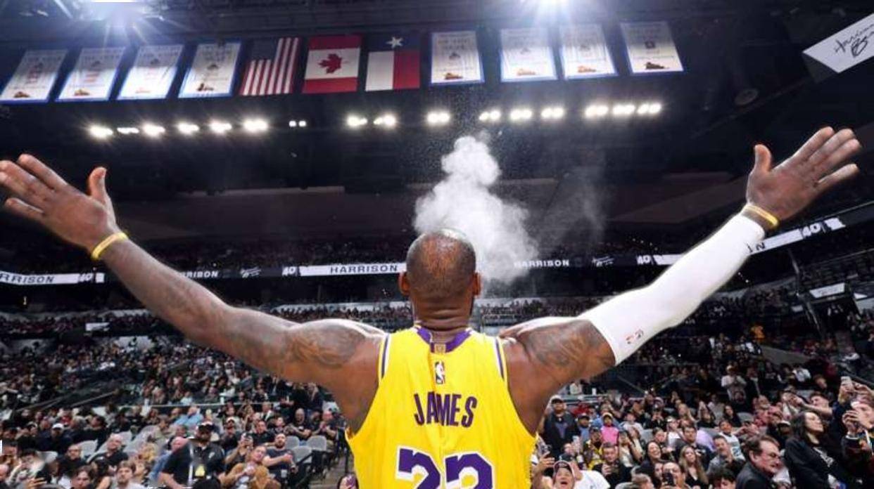 比利亚：西班牙是世界杯上的大热门；亚马尔需要队友支持他（比利亚：西班牙是夺冠大热门，亚马尔仍需队友助力）