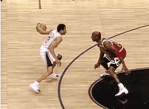 迪洛伦佐：赛后会和孔蒂复盘比赛；欧冠还有两轮还有机会晋级（迪洛伦佐：赛后与孔蒂复盘；欧冠还剩两场仍有出线希望）