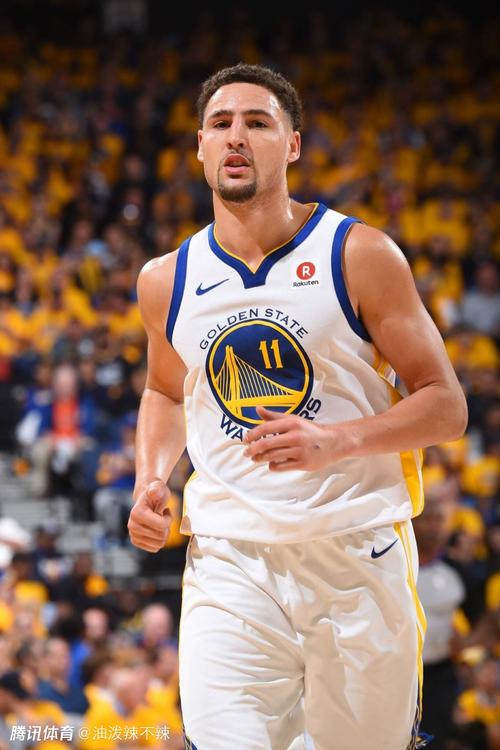 萨里：建议把VAR设备放的离替补席远一点，裁判需要冷静判断（萨里：应将VAR设备远离替补席，便于裁判冷静判罚）