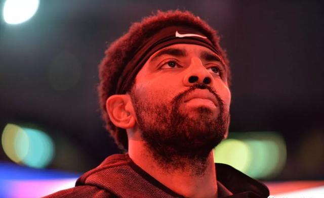 记者：尤文最多500-600万欧年薪续约DV9，球员要求大笔签字费（消息称尤文与DV9续约年薪最多500-600万欧，球员还索要高额签字费）