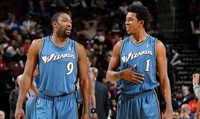 廖均健：梅州老板的苦苦支撑我们看在眼里，作为队长想说抱歉（廖均健致歉：身为队长，看到梅州老板的艰难支撑，心中愧疚）