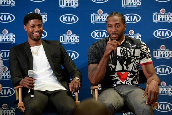 巴萨梅西进球助球队领先塞维利亚（梅西建功助巴萨领先塞维利亚）