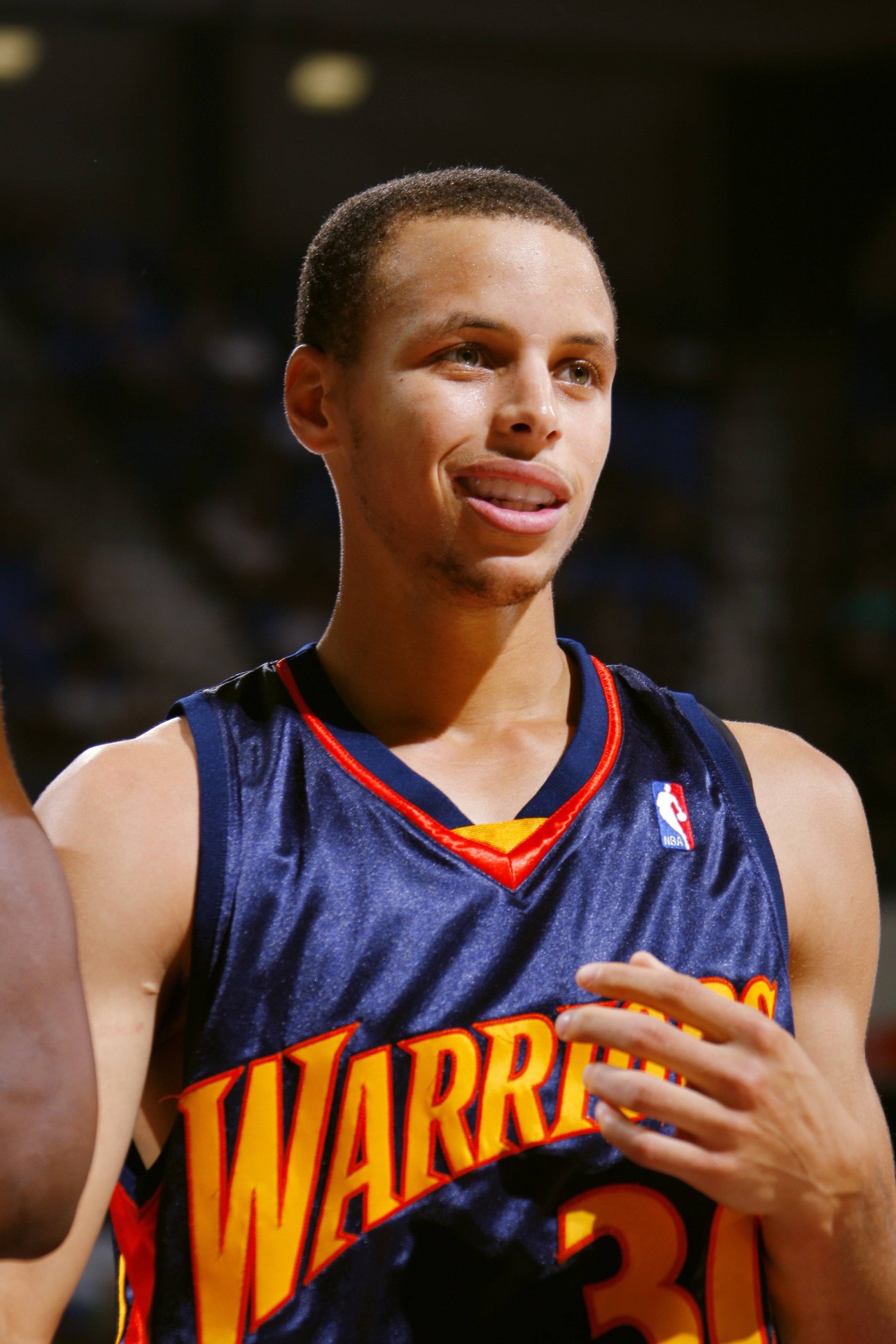 埃贝尔：穆西亚拉复出要等到1月；和格纳布里续约谈判很顺利（埃贝尔：穆西亚拉预计一月回归；格纳布里续约进展顺利）